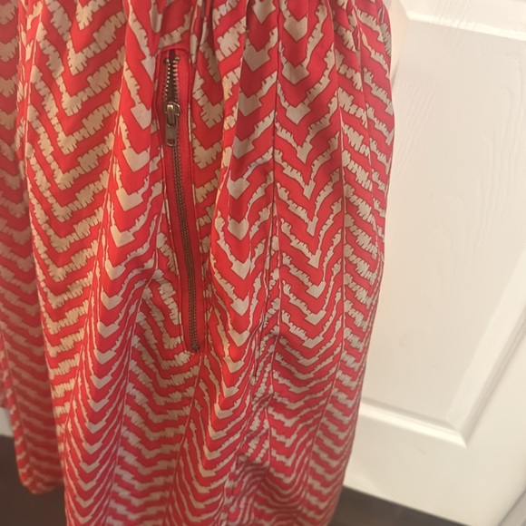 Small Geometric Print Dress - Picture 3 of 6